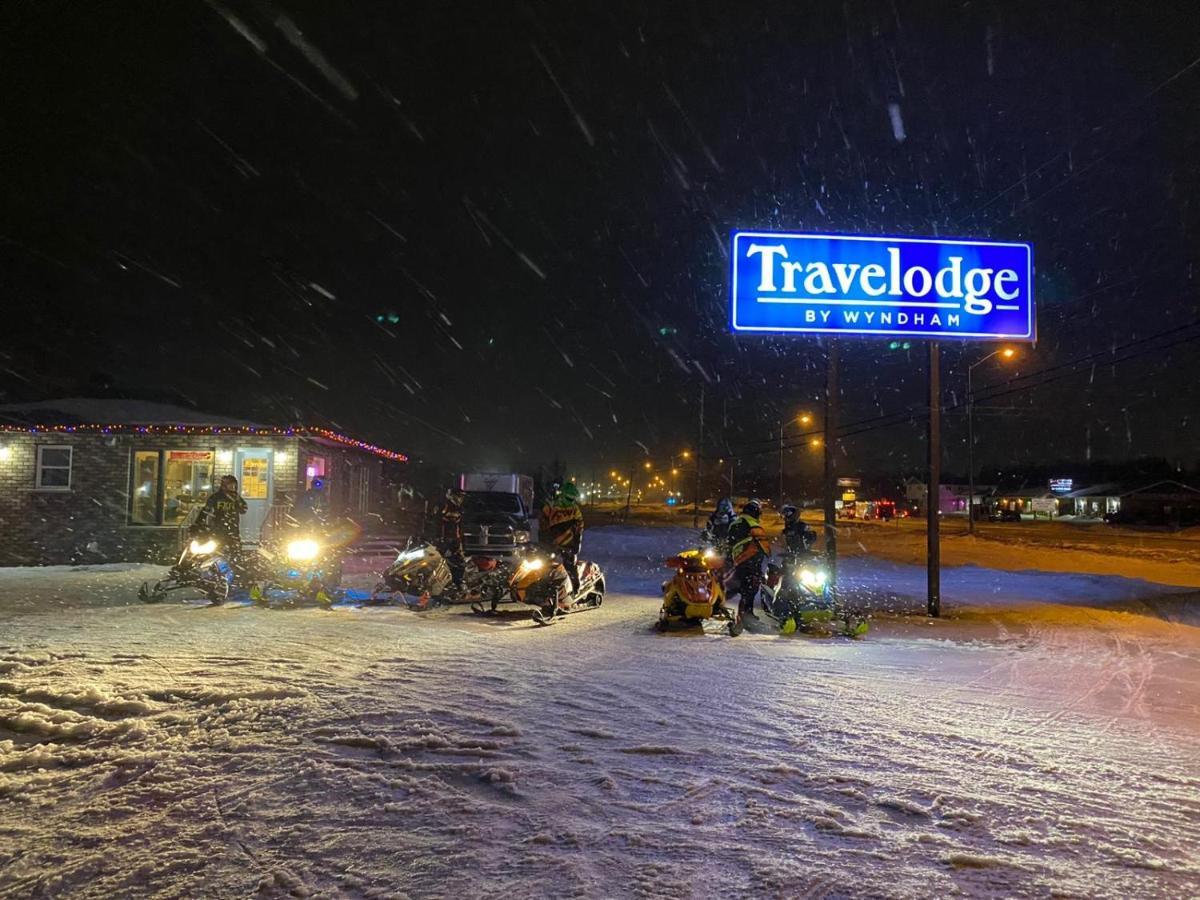 Travelodge By Wyndham Cochrane Екстер'єр фото