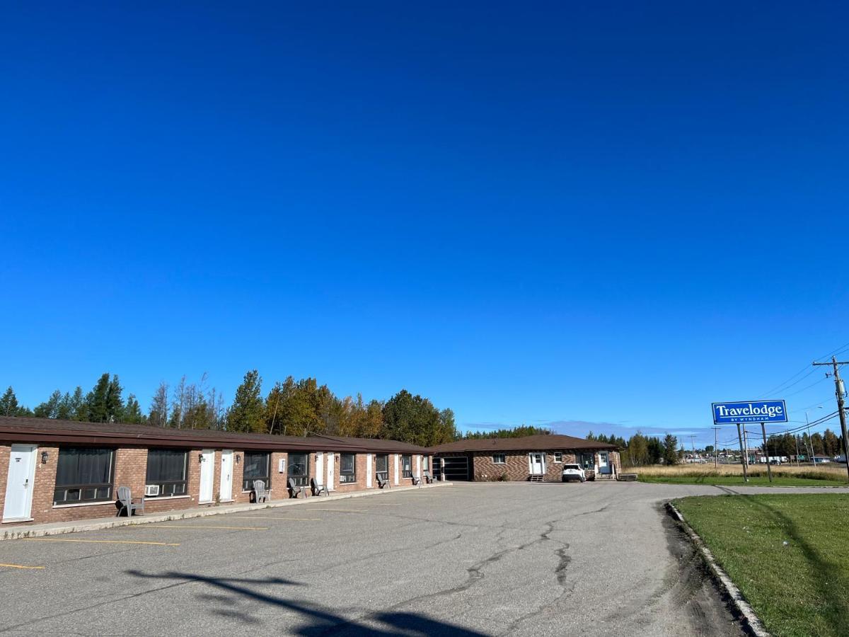 Travelodge By Wyndham Cochrane Екстер'єр фото