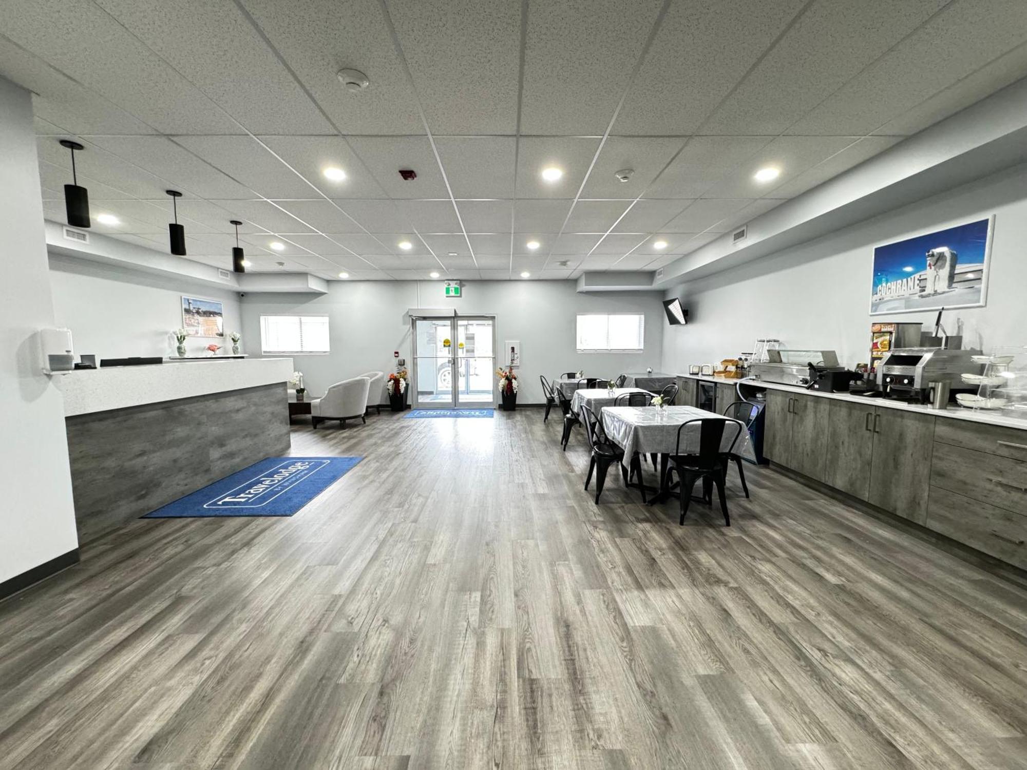 Travelodge By Wyndham Cochrane Екстер'єр фото