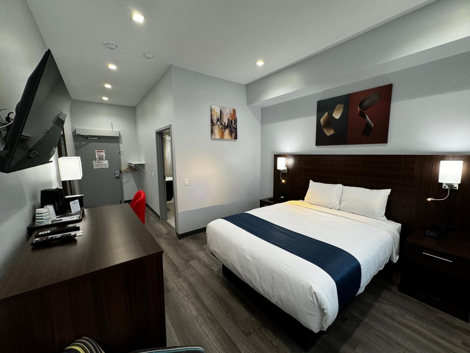 Travelodge By Wyndham Cochrane Екстер'єр фото